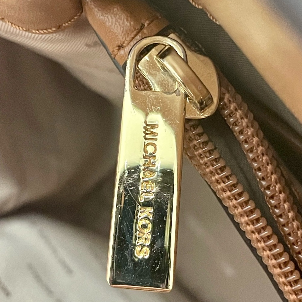 Michael Kors Newbury Signature Canvas Shoulder Tote Brown Gold Chain Hardware MK - Picture 10 of 11